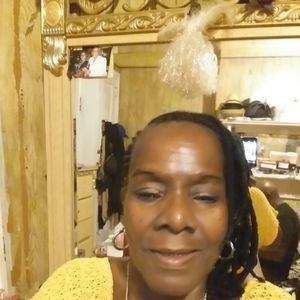 Meet your Posher, Esther